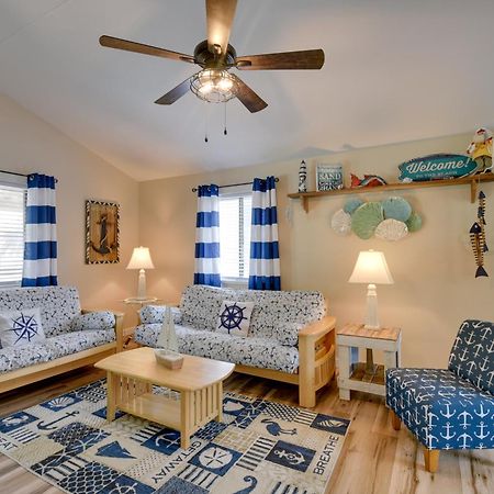Ocean Isle Apartment With Balcony, 1 Mi To Beach! Ocean Isle Beach Esterno foto