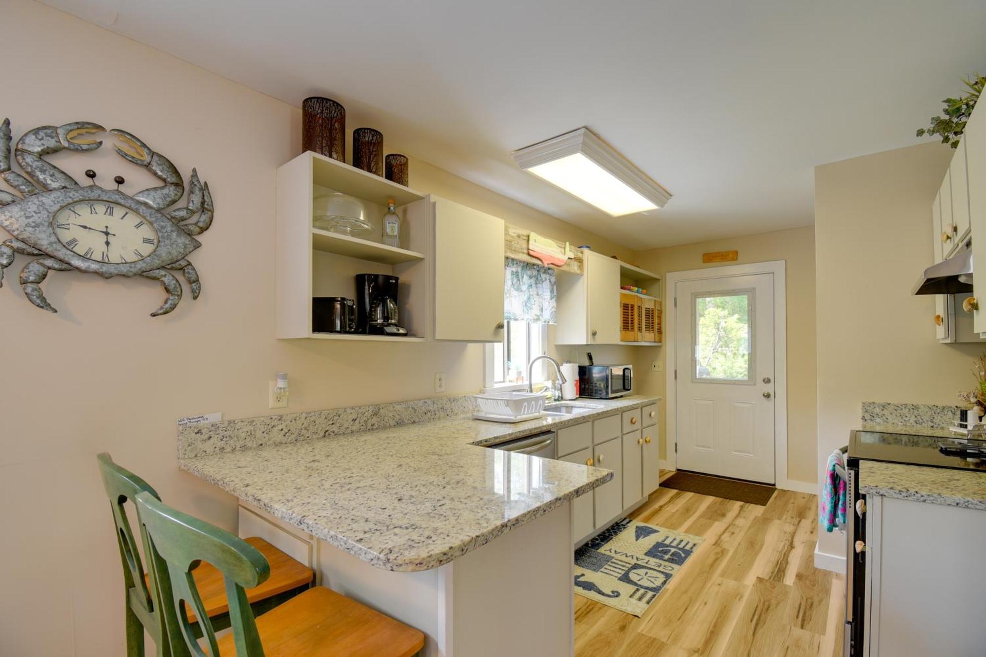 Ocean Isle Apartment With Balcony, 1 Mi To Beach! Ocean Isle Beach Esterno foto