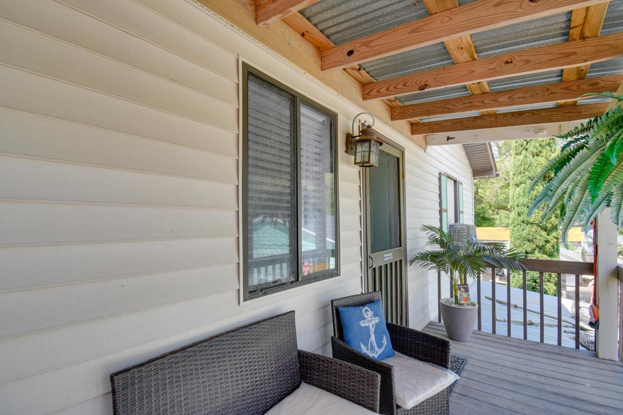 Ocean Isle Apartment With Balcony, 1 Mi To Beach! Ocean Isle Beach Esterno foto