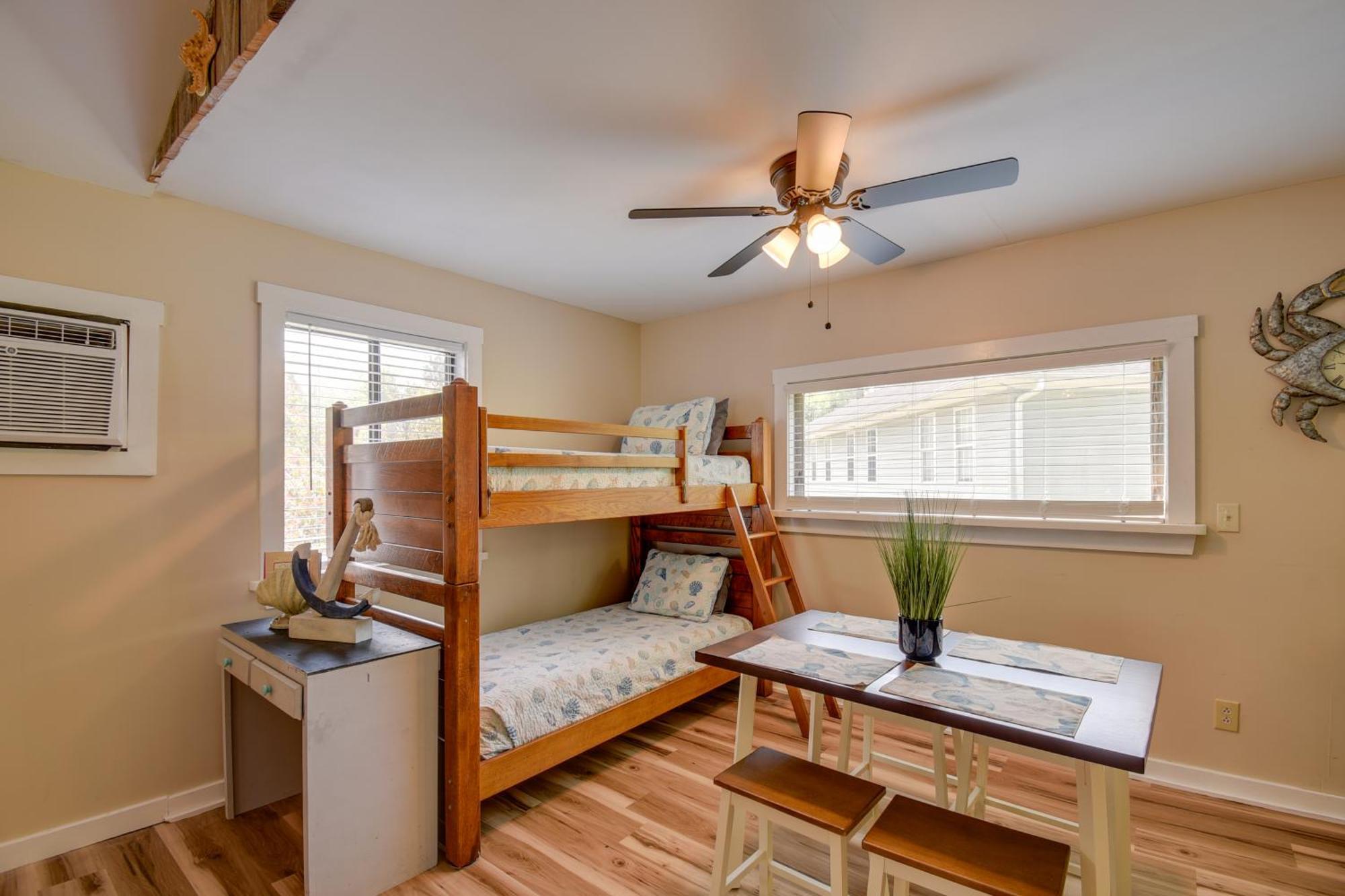 Ocean Isle Apartment With Balcony, 1 Mi To Beach! Ocean Isle Beach Esterno foto