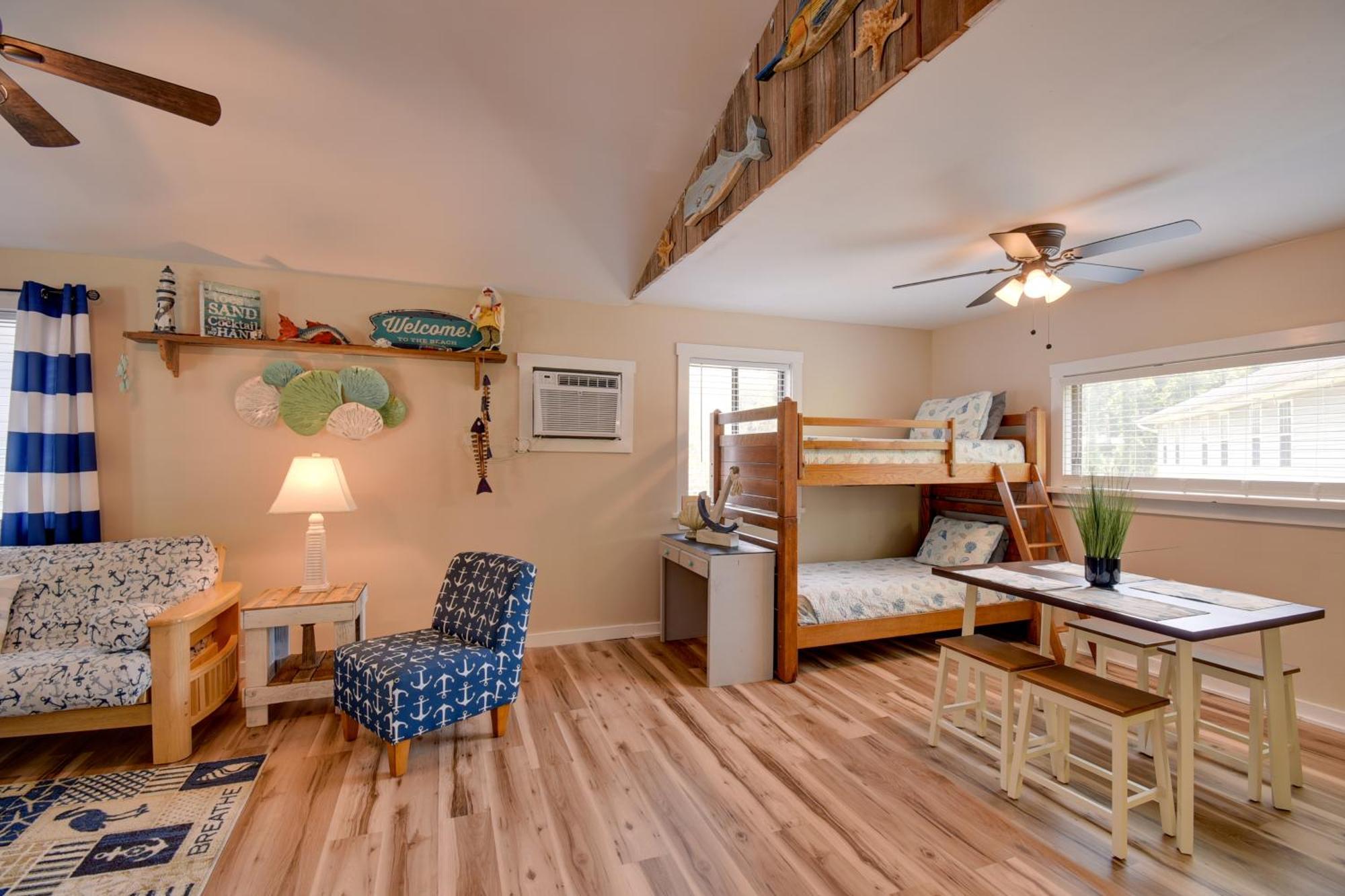 Ocean Isle Apartment With Balcony, 1 Mi To Beach! Ocean Isle Beach Esterno foto